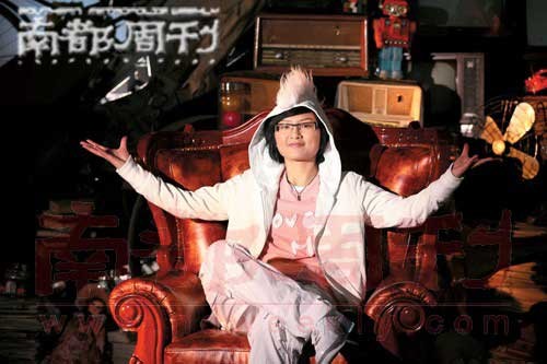 三年前刚签约,周笔畅要求“价码低于55万的商演不接,有其他超女在场的活动不去,不是国际大牌的广告不接”,自信满满要坐公司第一把交椅。