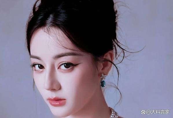半退圈女演员因利剑玫瑰翻红