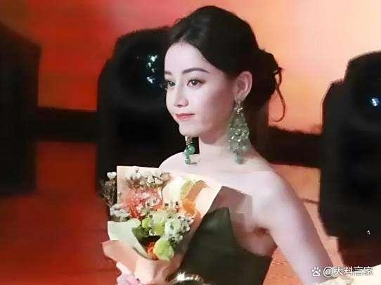 半退圈女演员因利剑玫瑰翻红 演技突破再获认可