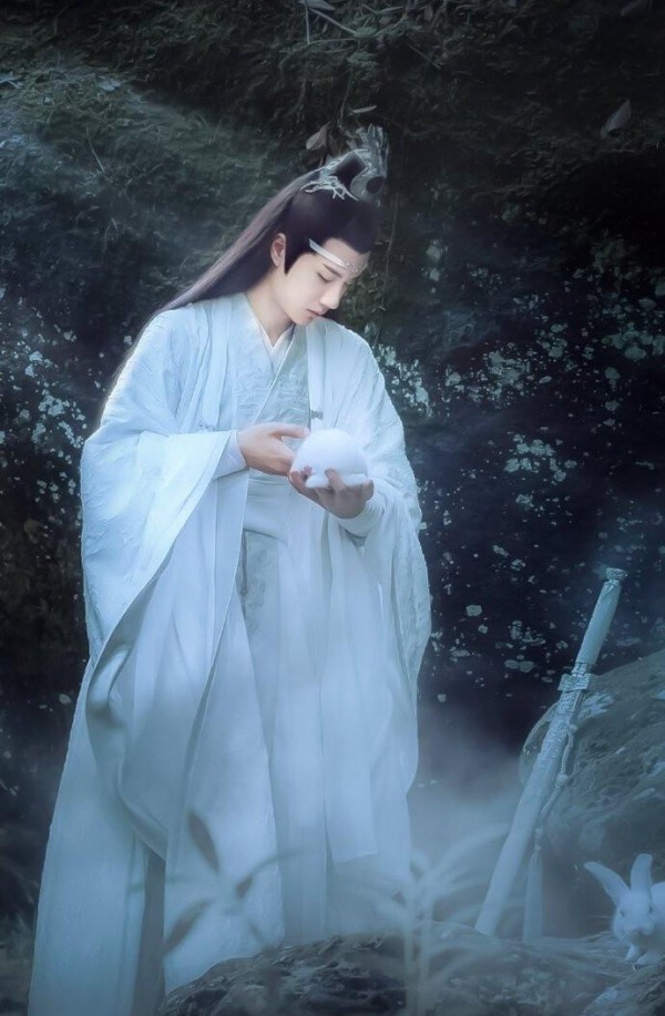 娱乐圈劳模<a style='color:#f10404;' href='https://www.mingxing.cc/tags-1471.html ' target='_blank'>王一博</a>