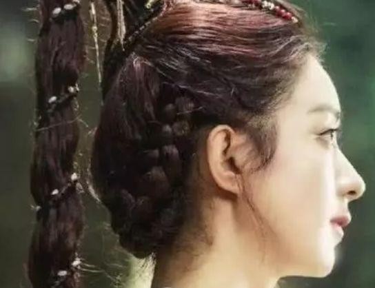 赵丽颖这五套异域古装，一件比一件美，你喜欢那件
