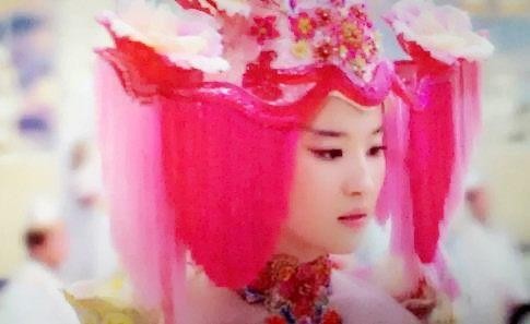 刘亦菲五个古装新娘扮相，赵灵儿偏异域风，小龙女侧颜美到发光