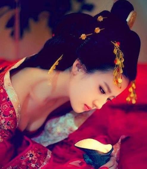刘亦菲五个古装新娘扮相，赵灵儿偏异域风，小龙女侧颜美到发光