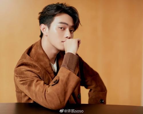 许凯资源为什么这么好？前后合作杨幂、周冬雨背后到底谁在捧他？