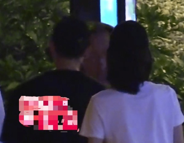 郑恺苗苗恋情怎么回事？郑恺苗苗共会友，一同回家一夜未出！
