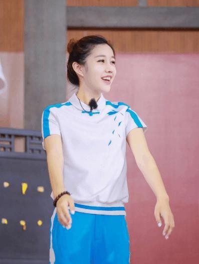 《我们来了》7个素人被忽略不受尊重，但最美的她气质胜过郭碧婷