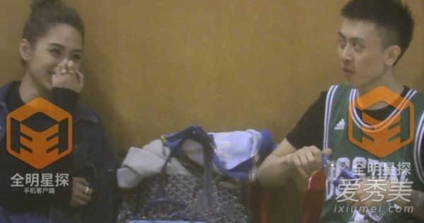 阿娇与秦奋约会亲昵揪耳朵？男方女友否认分手 阿娇是小三吗