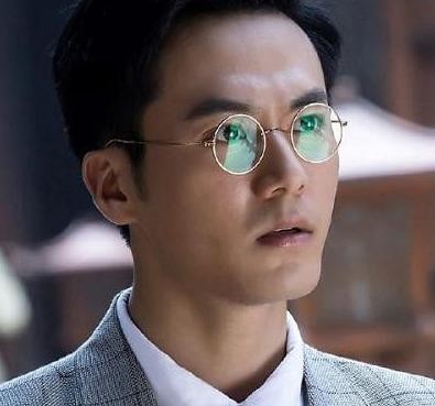 他被明星老板坑了7年，低谷时因赵丽颖的推荐，如今片约不断