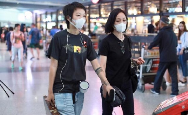 周迅和王菲什么关系 首次同台力破不和传闻只因为她