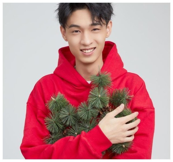 秦霄贤择偶标准大公开，第一条和高筱贝一样，再度澄清绯闻