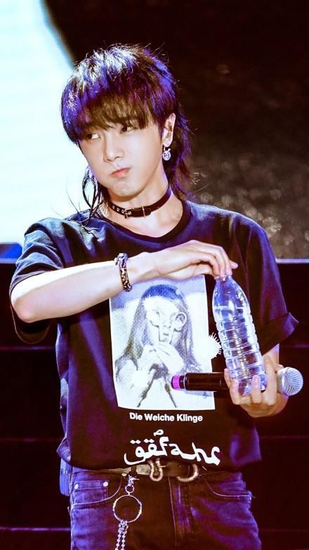 换经纪人代表解约？陈学冬发文力挺华晨宇，曝光和花花聊天记录