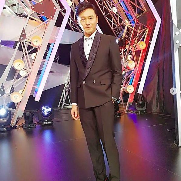张继聪是张敬轩表舅父？陈奕迅是王祖蓝表哥？今天就来八一八TVB这些明星亲戚