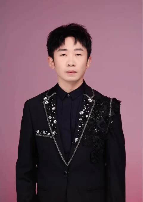 虽迟但到,杨迪的扫腿舞来了,直接拉成3米大柱子