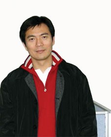黄健翔离婚和张靓颖有关？