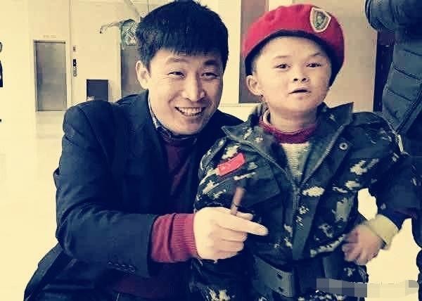 因长得像马云走红，获马云资助还住进别墅，如今已发福不像马云