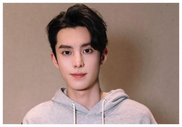 王鹤棣拍拖？杨天真实力？邓伦依赖赵丽颖？某男艺人前女友很彪悍