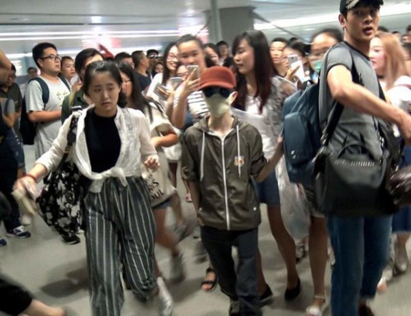 香港明星老了为何普遍都很穷？他们花钱干嘛了？这是把钱当纸巾了