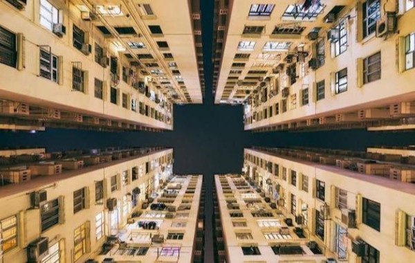 香港明星老了为何普遍都很穷？他们花钱干嘛了？这是把钱当纸巾了