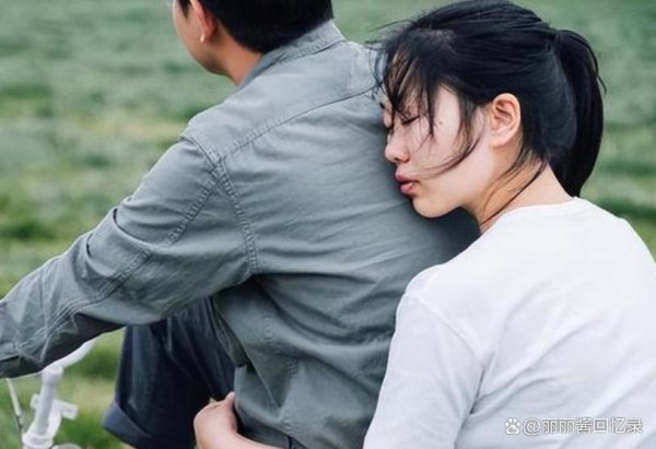 回顾：妻子出游海岛，12年后老公提出离婚：其实我早知道你的丑事