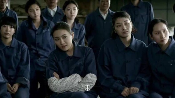 爷们:混混上门挑衅,厂里决定一致对外,直接把混混胖揍一顿!