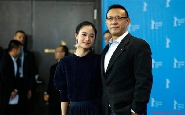 周韵是姜文的几任妻子和姜文怎么在一起的？姜文曾经拒绝过周韵吗