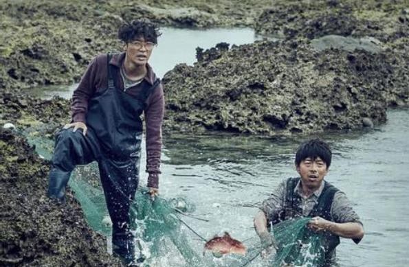 昔日流量小生变三栖明星，张艺兴小绵羊人设要崩？网友：早晚的事