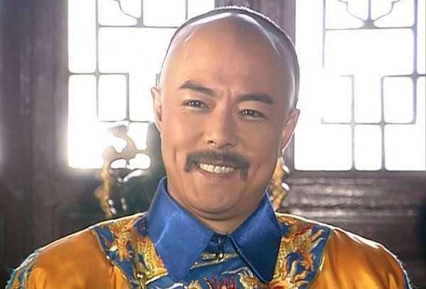 巩俐出演郎平国籍遭议，演员换国籍是否正确，成龙大哥曾这样说