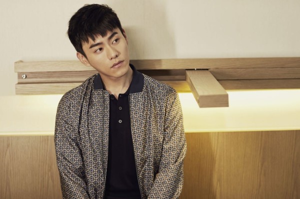 Snapshot, Standing, Outerwear, Forehead, Neck, Room, Smile, Photography, Top, Sweater, 