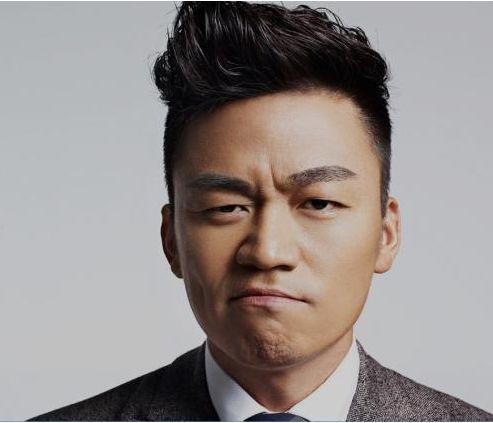 想不到王宝强和她关系这么亲近，两人不是亲姐弟胜似亲姐弟