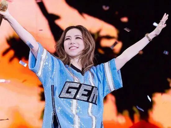 李荣浩力挺邓紫棋，娱乐圈的真友情让人感动！