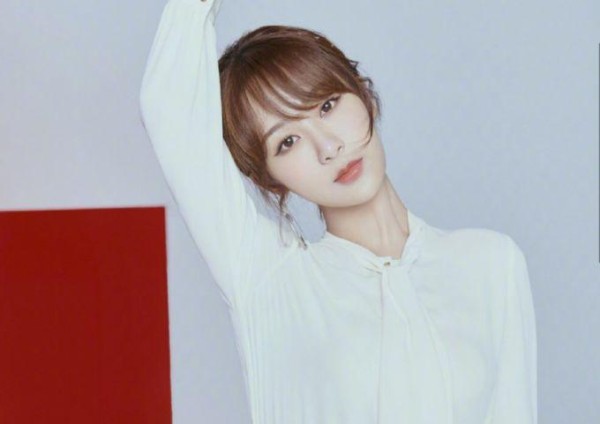 杨紫生日当天剧集同时杀青，各大明星送上祝福，其中李现备受关注