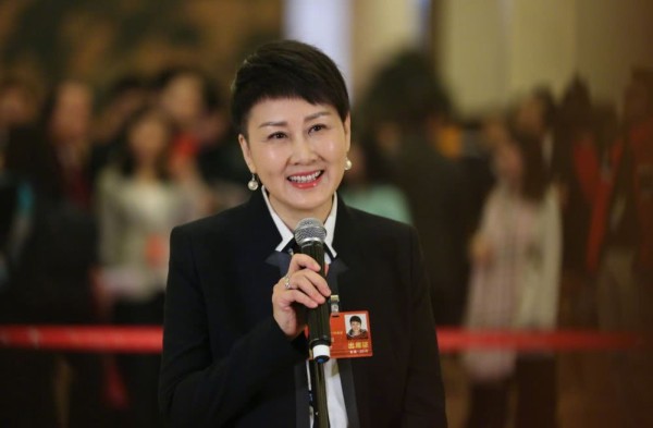 张凯丽委员：平台应对泛滥成灾的“八卦热搜”管起来！网友：瓜早就吃腻了
