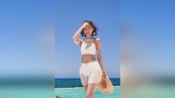蕾丝泳衣温泉分体显瘦三件套,ins网红2019泳装游泳衣