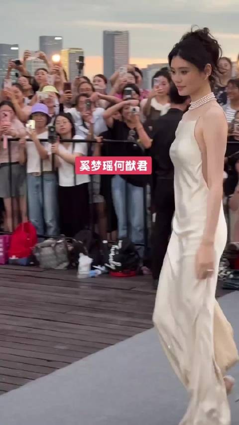 何猷君20岁一见钟情奚梦瑶,为爱突破重重关卡终成眷属