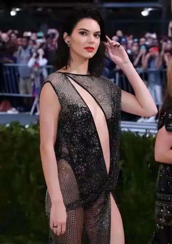 詹娜：从真人秀小妹到NBA绯闻女王，网上热议炸了锅