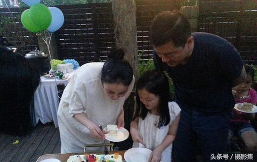 天后王菲专心恋爱和孩子不亲密？前夫李亚鹏又当爸又当妈！