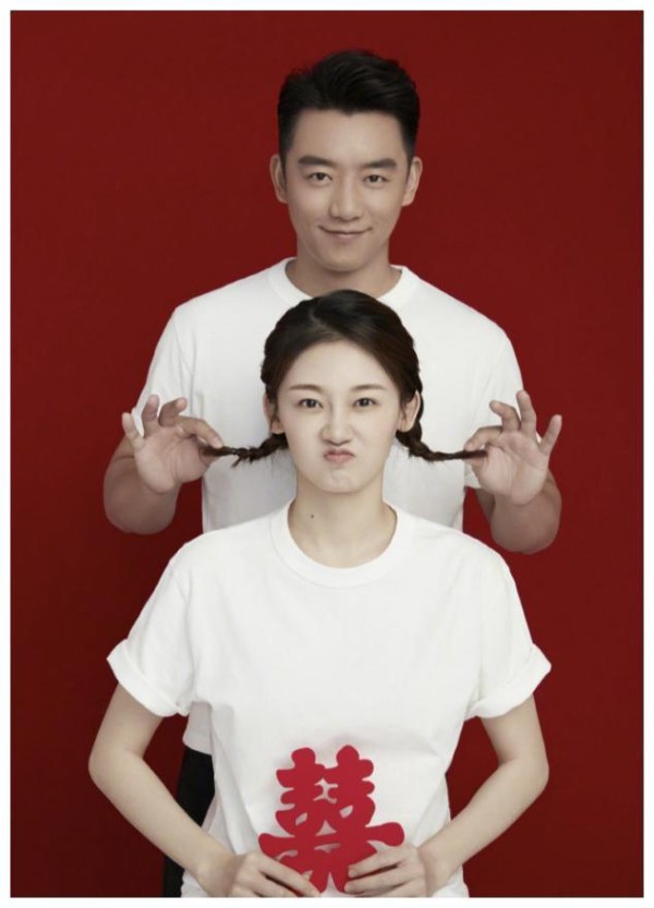 明星纷纷赶潮流，郑恺官宣结婚，一代男神终名草有主