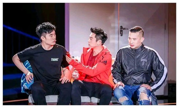 郑凯大学舍友，为何只有一人怎么也火不起来，郑凯直言属实带不动