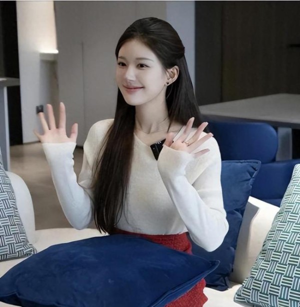 赵露思生病后收到好几个本子 高压工作引发抑郁