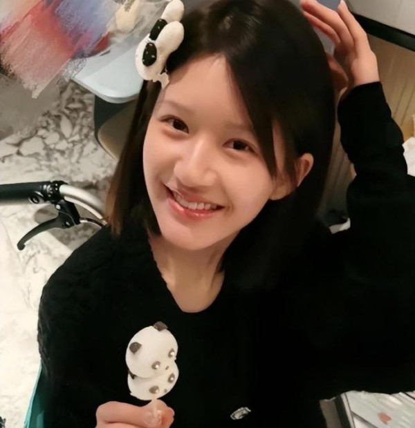 赵露思生病后收到好几个本子 高压工作引发抑郁