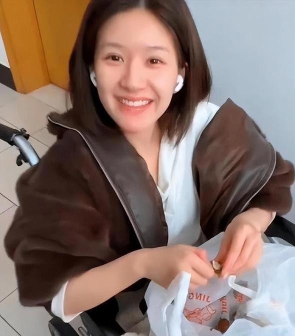 赵露思生病后收到好几个本子 高压工作引发抑郁