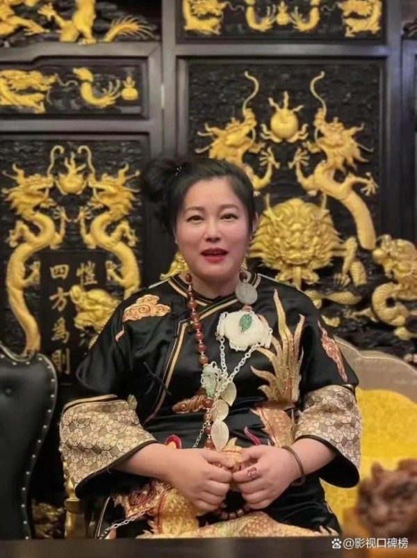 女星回应胖若两人：长期吃药导致