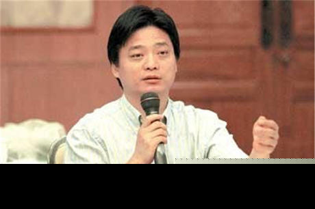 56岁崔永元为何敢撕身价几十亿的范冰冰，他的背景是有多大！