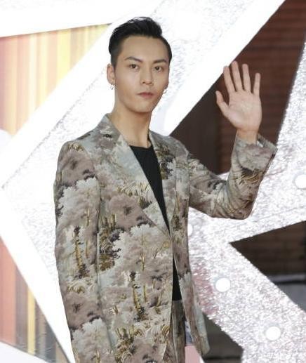 陈伟霆黄晓明再同台，这次Angelababy缺席了