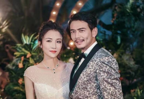 杨烁有几任老婆离了婚是真的吗现任妻子是谁？刘涛与杨烁真实关系