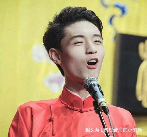 德云社秦霄贤被粉丝骚扰升级成深夜围堵，微博求饶请粉丝们回家！