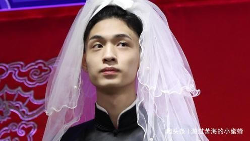 德云社秦霄贤被粉丝骚扰升级成深夜围堵，微博求饶请粉丝们回家！