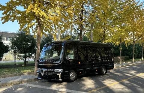 《丰田考斯特 7 座商务车：舒适与品质的完美结合》-有驾