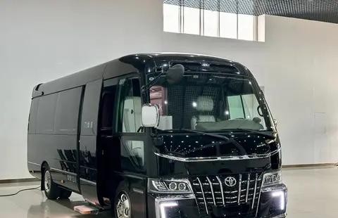 《丰田考斯特 7 座商务车：舒适与品质的完美结合》-有驾