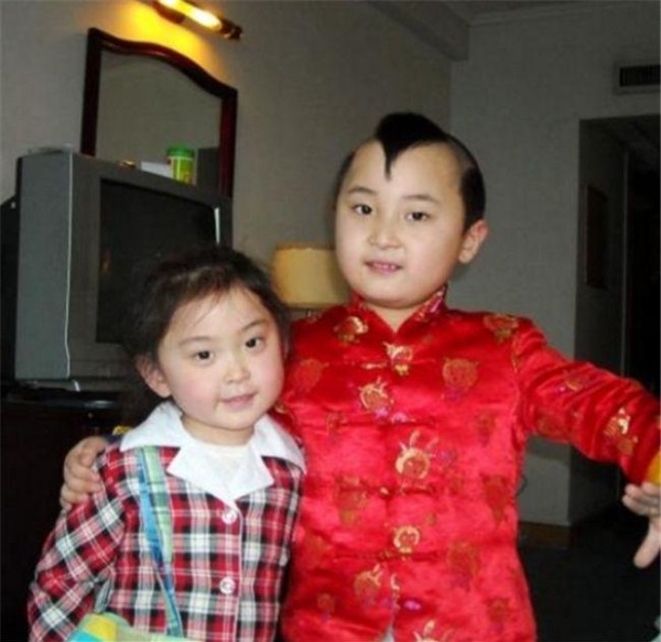 4岁走红三上春晚，如今家喻户晓，但她却只想要回早逝的哥哥